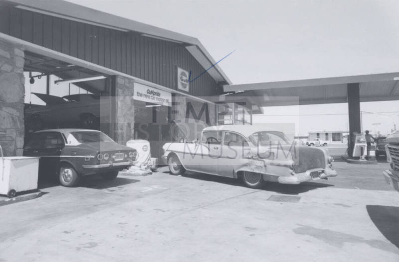 Gulf Gasoline Station - 904 West Broadway Road, Tempe, Arizona