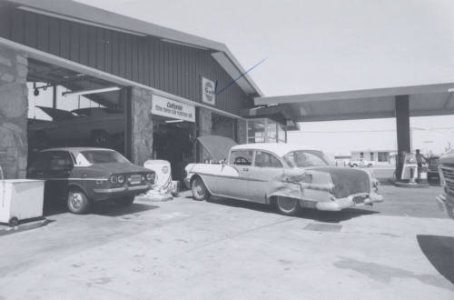 Gulf Gasoline Station - 904 West Broadway Road, Tempe, Arizona