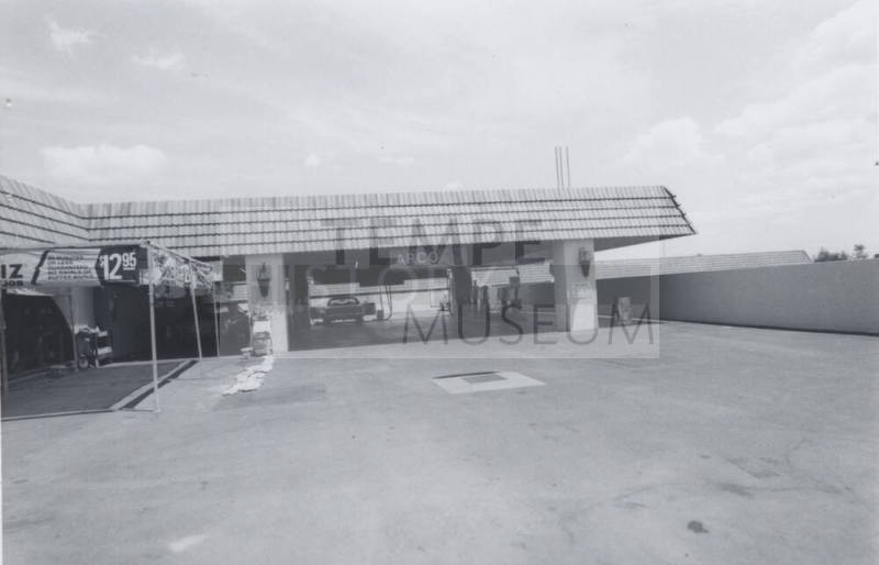 Arco Gasoline Station - 1016 East Broadway Road, Tempe, Arizona