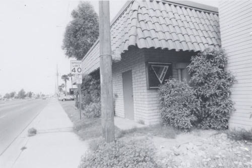 Straw Hat Pizza Restaurant - 1024 East Broadway Road, Tempe, Arizona