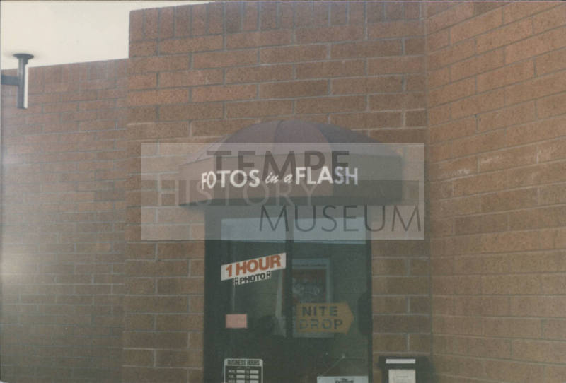 Fotos in a Flash    - 900 East University Drive, Tempe,  Arizona