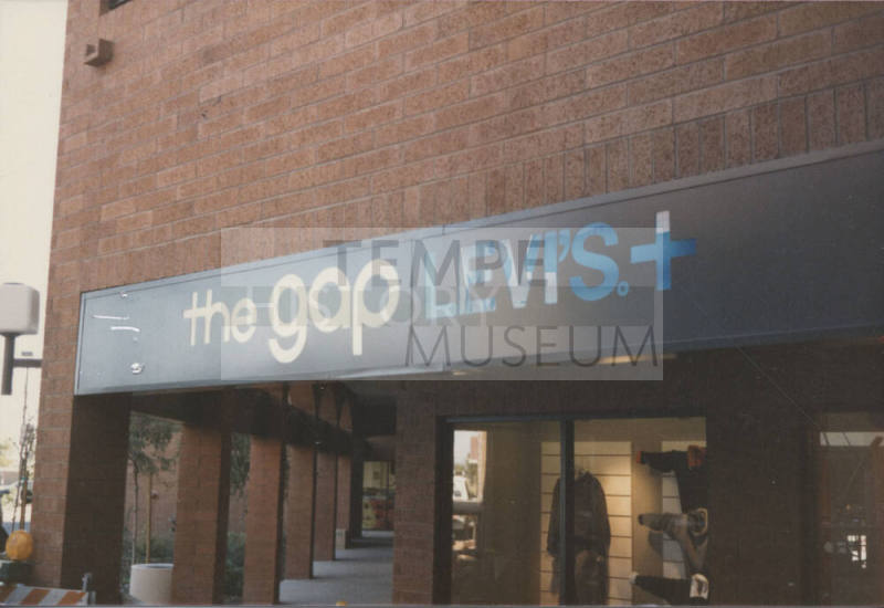 The Gap - Levis +    - 900 East University Drive, Tempe,  Arizona
