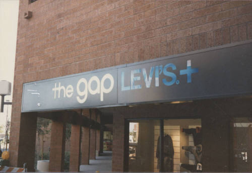 The Gap - Levis +    - 900 East University Drive, Tempe,  Arizona
