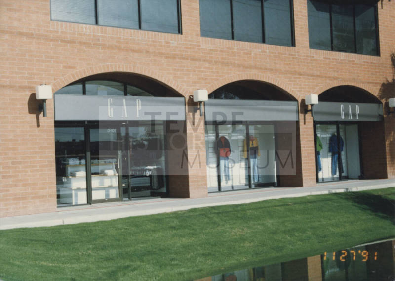 The Gap   -920  East University Drive, Tempe,  Arizona