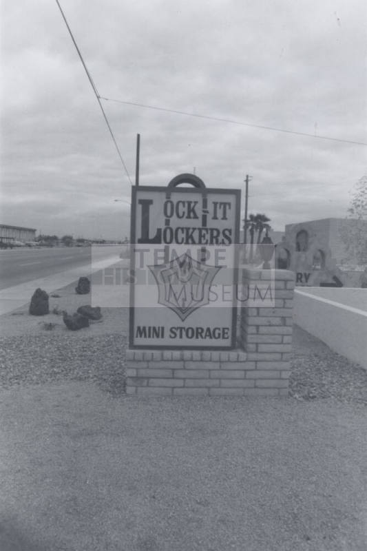 Lock It Lockers - 1135 West Broadway Road, Tempe, Arizona