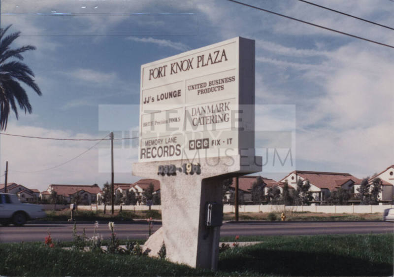 Fort Knox Plaza - 1932 East University Drive, Tempe, AZ.