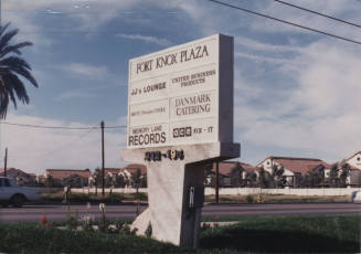 Fort Knox Plaza - 1932 East University Drive, Tempe, AZ.