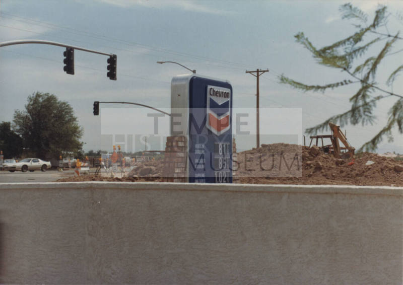 Chevron - 505 West Warner Road, Tempe, AZ.