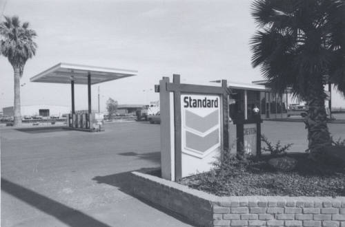 Standard Gasoline Station - 1808 East Broadway Road, Tempe, Arizona
