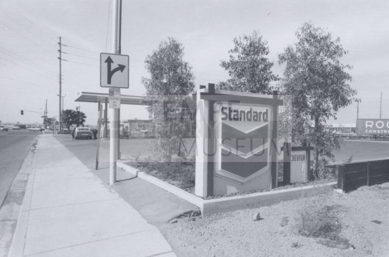 Standard Gasoline Station - 1808 East Broadway Road, Tempe, Arizona