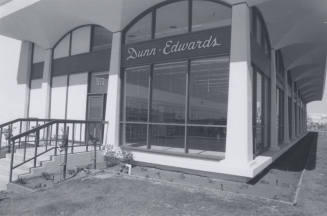 Dunn-Edwards Paint Store - 1872 East Broadway Road, Tempe, Arizona