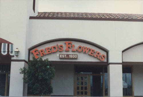 Fred's Flowers  - 1761 E. Warner Road, Tempe, AZ