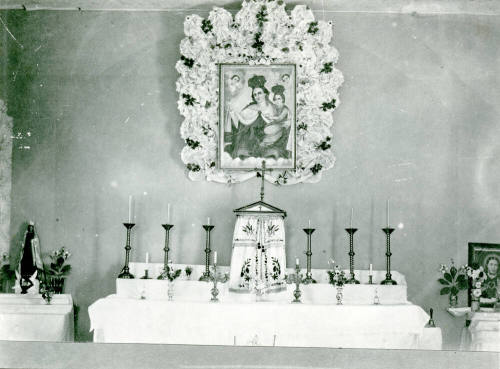 OS-15   Altar in Mount Carmel Catholic Church