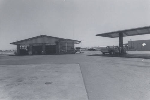 Sal's Tire Store - 2210 East Broadway Road, Tempe, Arizona