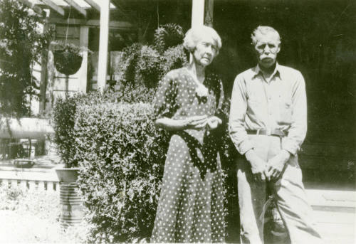 OS-127   Edwin Hampton Spain and Sara Moody Spain at home on East 6th Street, Tempe, Arizona.