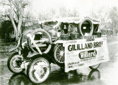 OS-113  Gililland Brothers Garage Parade Float