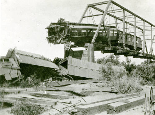 OS-145   Wreck of Maricopa and Phoenix Railroad train and bridge