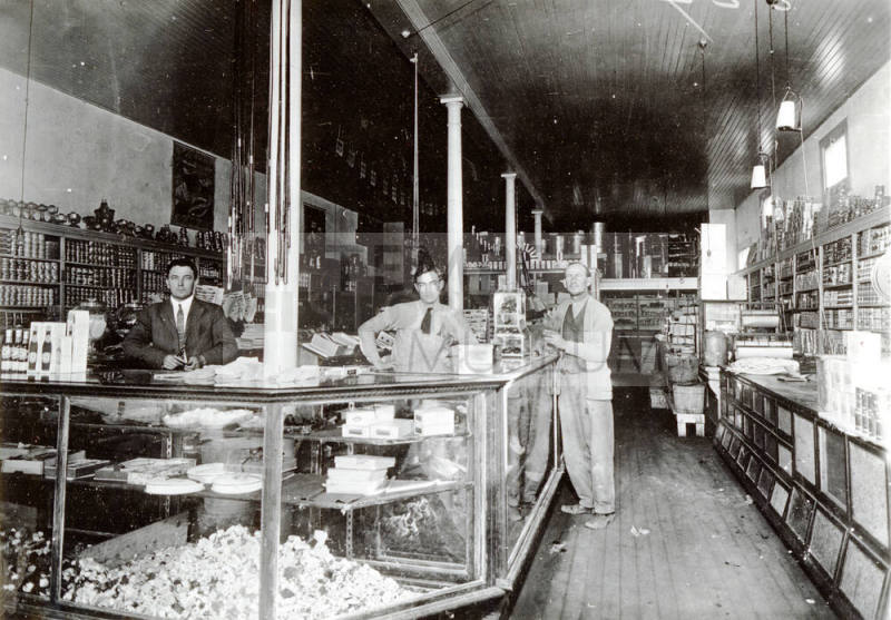 OS-202   Employees in Birchett Brothers Grocers
