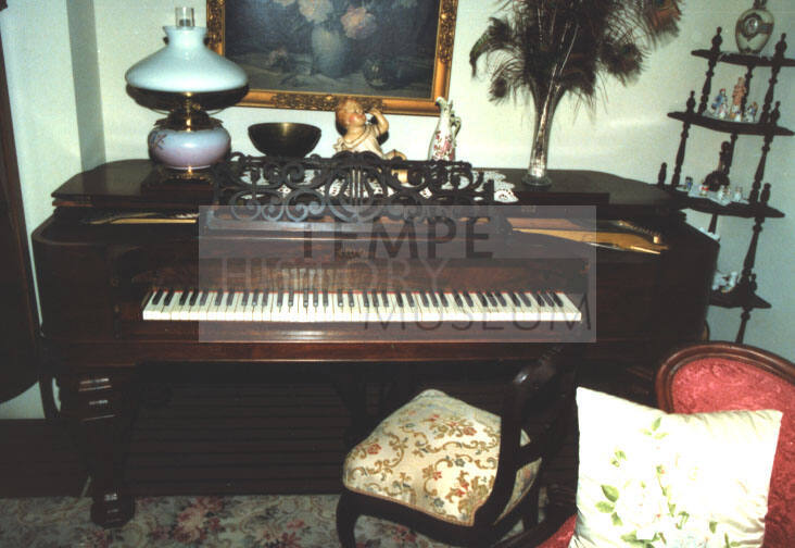 Piano, Square