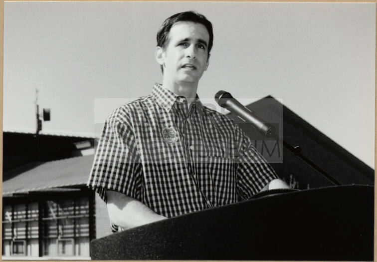 Black and white photograph of Mayor Niel Giuliano at dedication of Apache Blvd. Fire Station