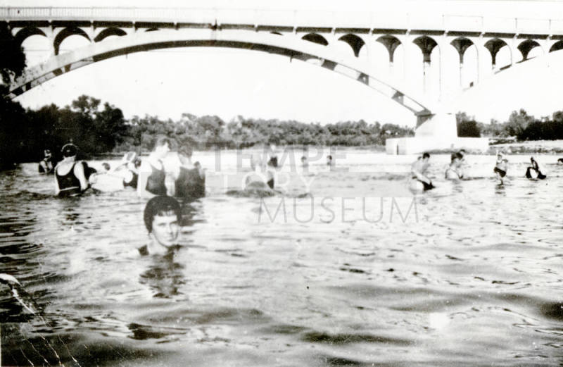 OS-245   Salt River Swimmers Under Ash Ave. Bridge