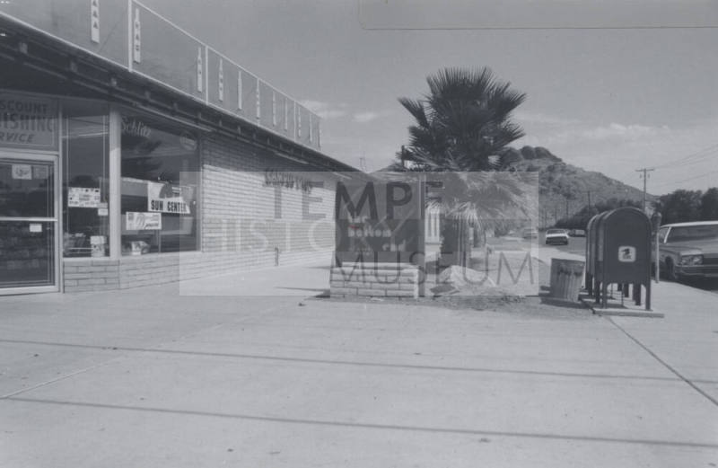 The Bottom End Clothing Store - 712 South College Avenue, Tempe, Arizona