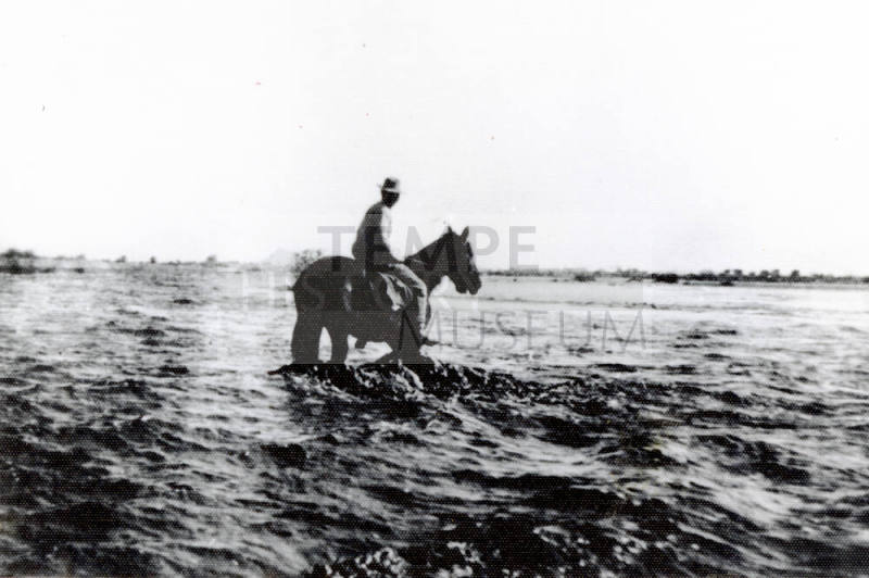 OS-252   G.R. Finch fording the Flooded Salt Rvr