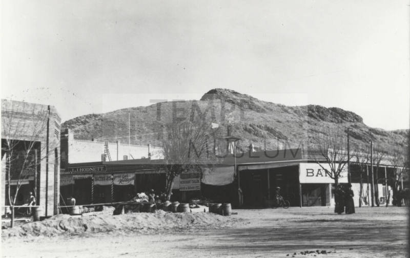 J.J. Hodnett Hardware and Bank Building - 5th and Mill