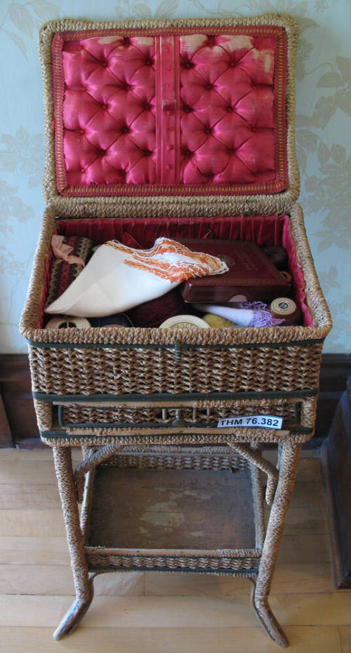 Stand, Needlework