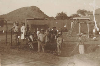 San Pablo neighborhood residents in Tempe make adobe bricks