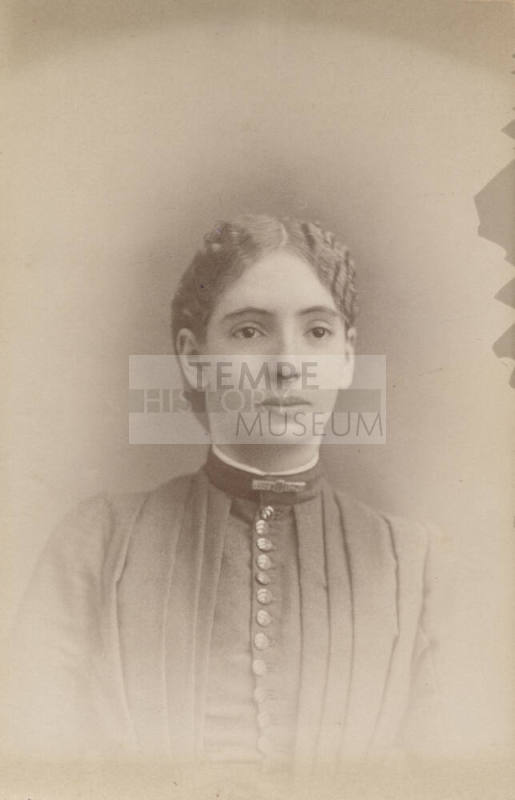 Bust, Woman, Pleaded Top and Neck Pin