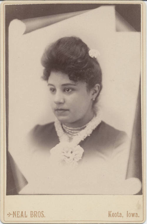 Shoulder, Woman, Flower Necklace