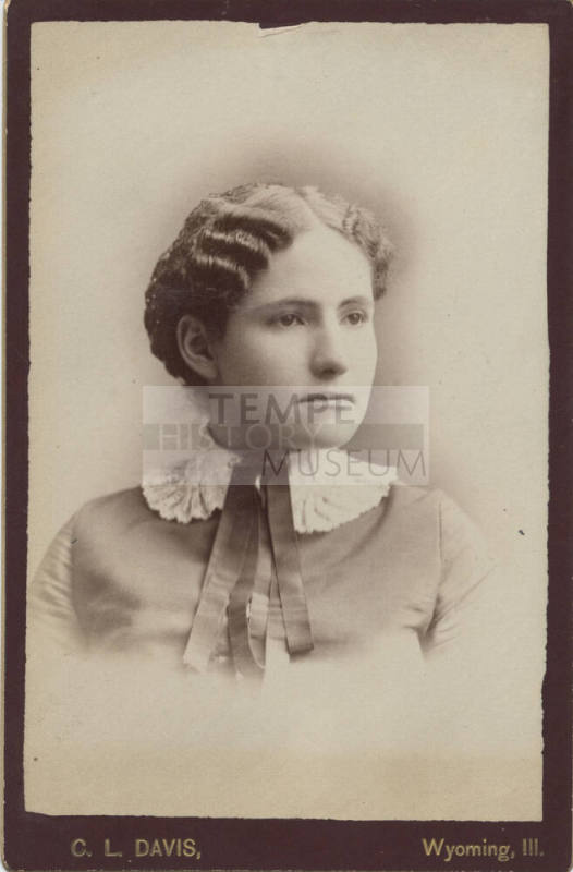 Shoulder, Woman, Lace Collar W/Ribbons