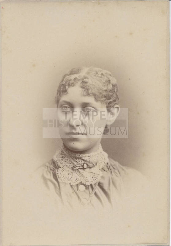 Shoulder, Woman, Lace Collar W/ Neck Pin