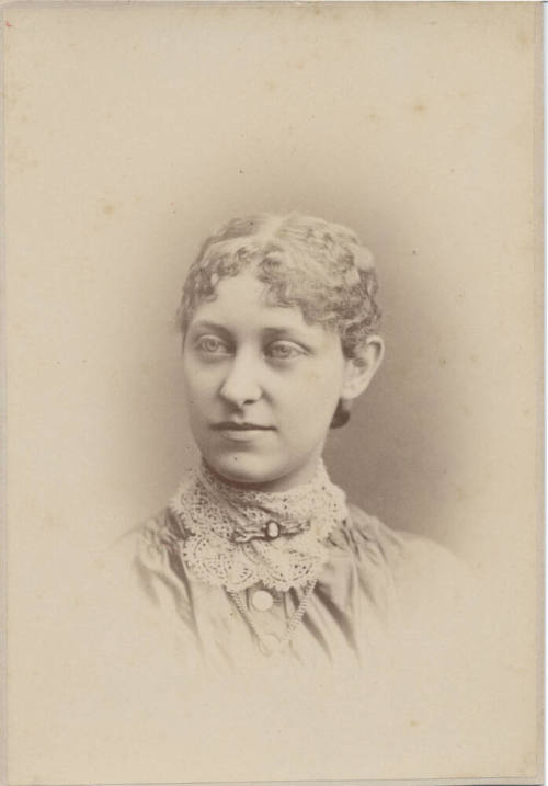 Shoulder, Woman, Lace Collar W/ Neck Pin
