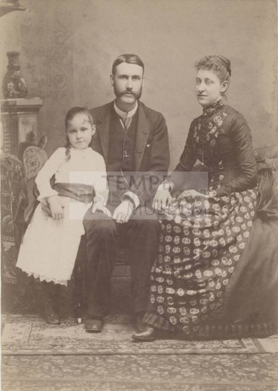 Family Portrait Mother Father andDaughter