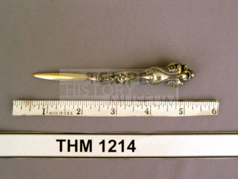 Two pocket pen knives