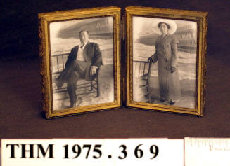 Double Hinged Frame