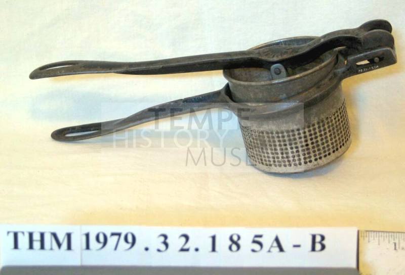 Potato Ricer With Strainer Basket