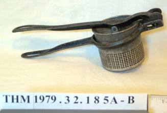 Potato Ricer With Strainer Basket