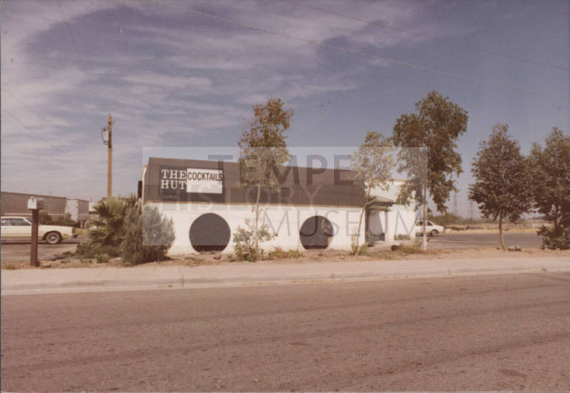 The Hut Tavern - 26 South Farmer Avenue, Tempe, Arizona