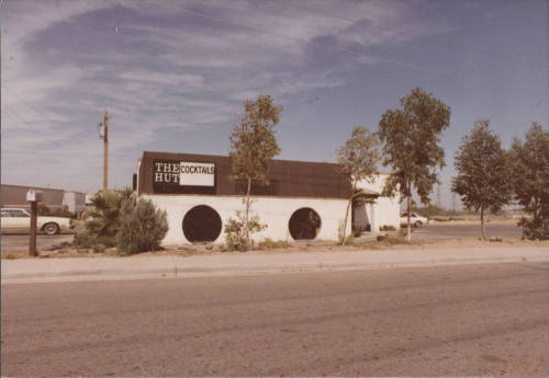 The Hut Tavern - 26 South Farmer Avenue, Tempe, Arizona