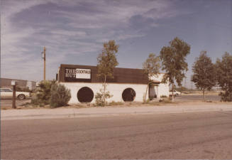 The Hut Tavern - 26 South Farmer Avenue, Tempe, Arizona