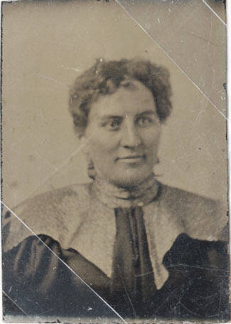 Bust, Woman, High Collar and Plain Top
