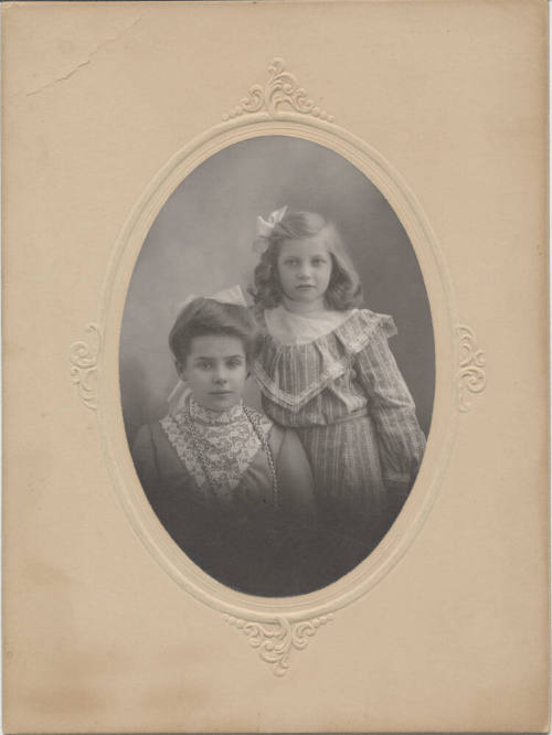 Portrait of 2 Girls