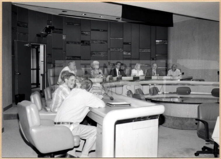 Photograph of the Tempe City Council at the Town Lake contract signing