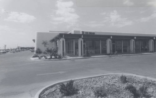 Baskin Robins 31 Flavors Ice Cream Store -1715 East Guadalupe Road, Tempe, Arizo