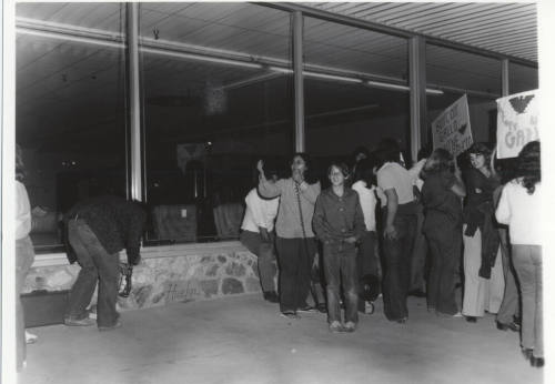 United Farm Worker's Gallo wine protest at Hayden Plaza