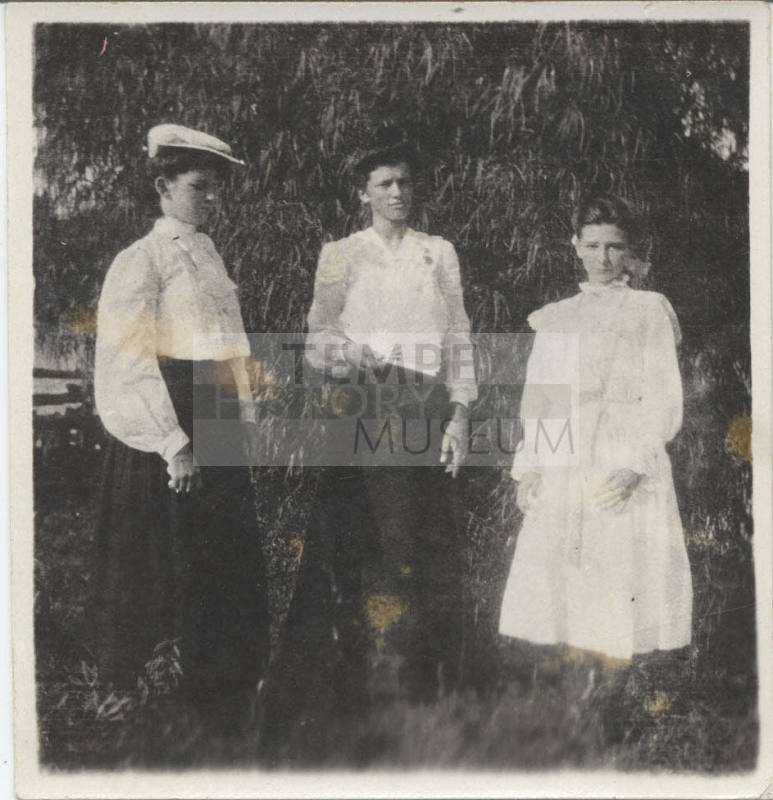 Estelle Craig with Two Friends