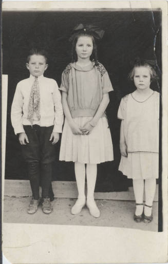 Harold, Beatrice and Catherine Messinger
